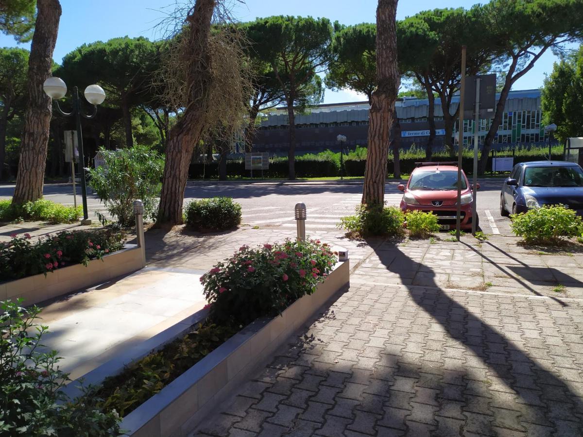 Hotel Madonna Del Pino Cervia Exterior photo
