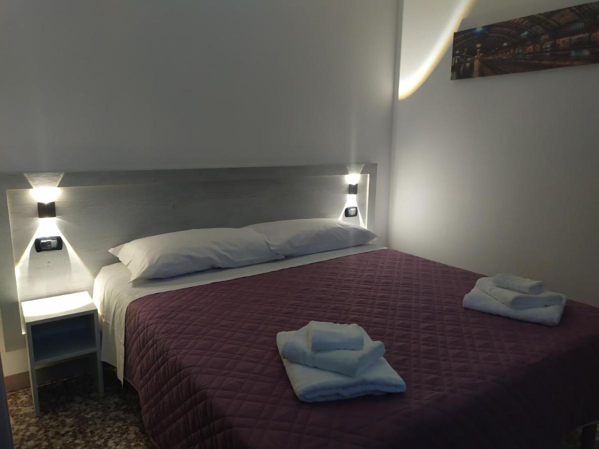 Hotel Madonna Del Pino Cervia Exterior photo