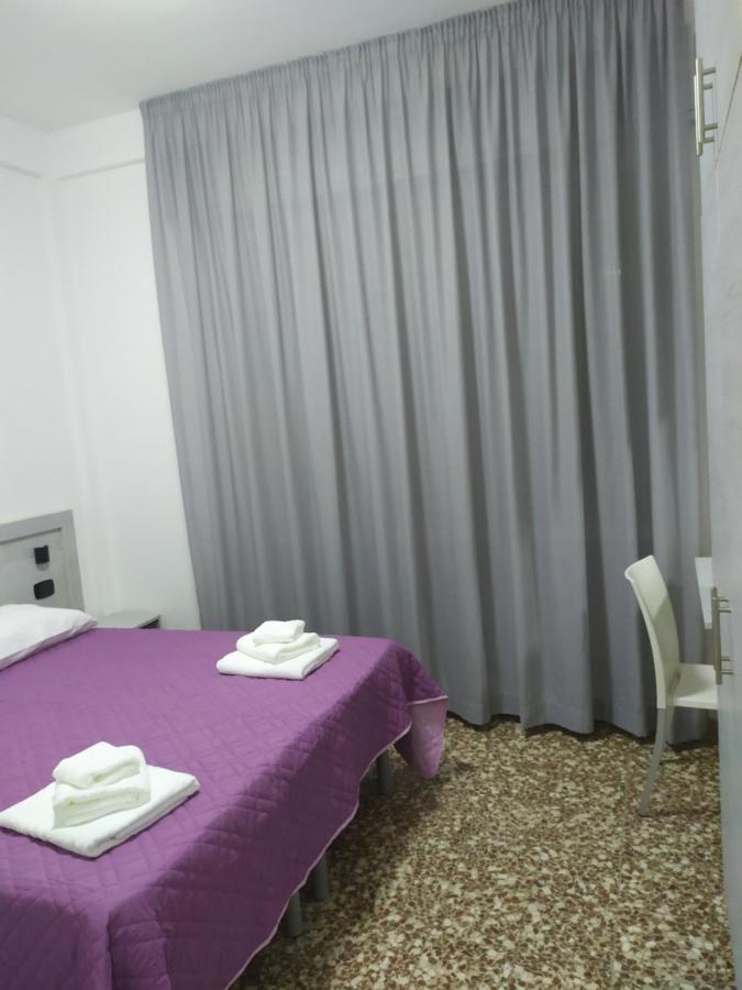 Hotel Madonna Del Pino Cervia Exterior photo