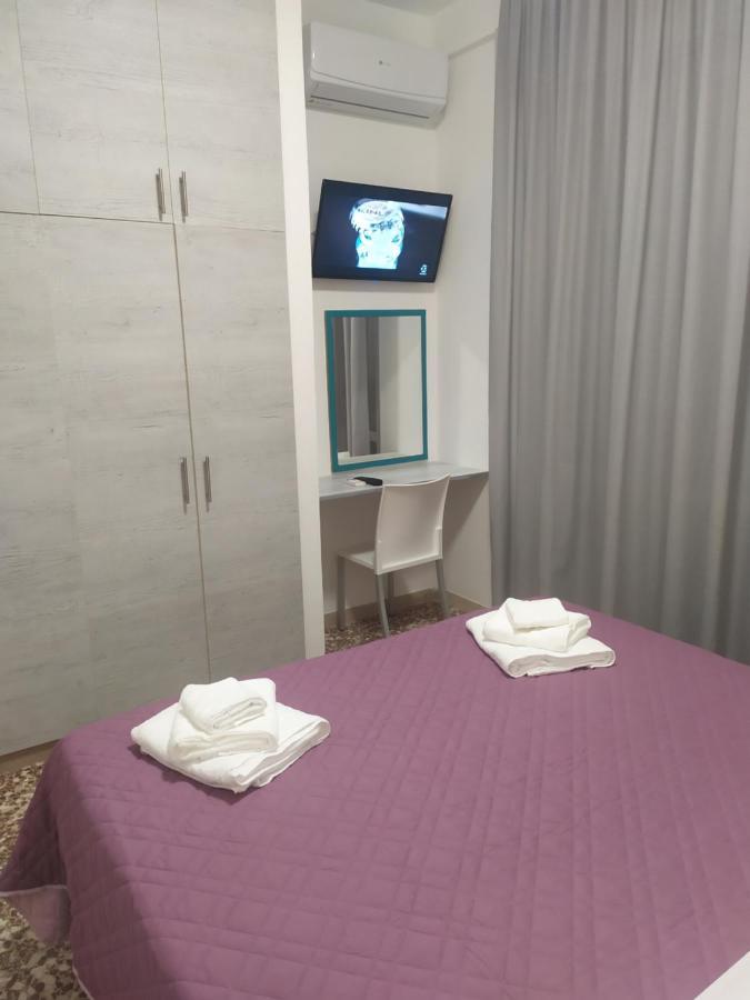 Hotel Madonna Del Pino Cervia Exterior photo